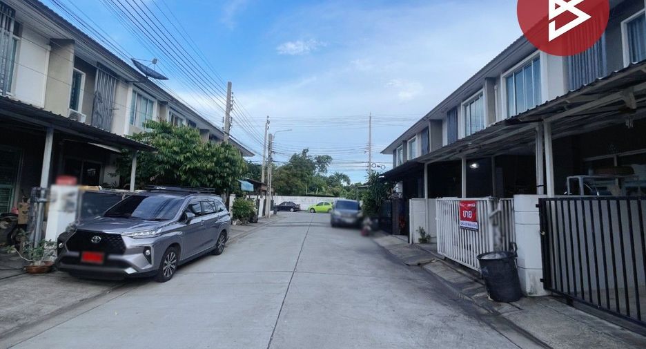For sale 3 bedrooms townhouse in Mueang Samut Prakan, Samut Prakan