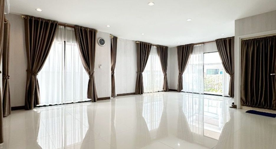 For sale 3 bedrooms house in Mueang Samut Prakan, Samut Prakan