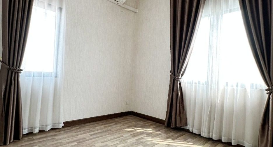 For sale 3 bedrooms house in Mueang Samut Prakan, Samut Prakan