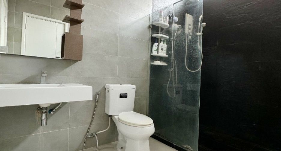 For sale 3 bedrooms house in Mueang Samut Prakan, Samut Prakan