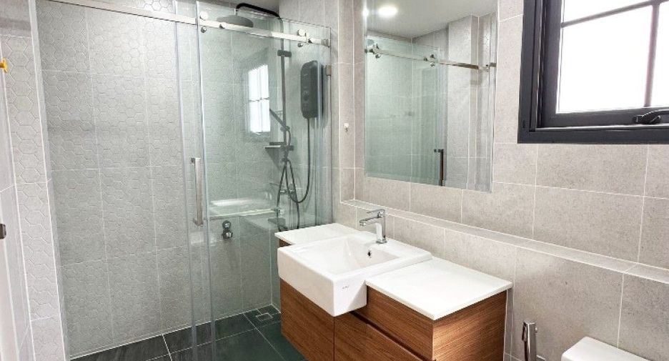 For sale 4 bedrooms house in Bang Phli, Samut Prakan