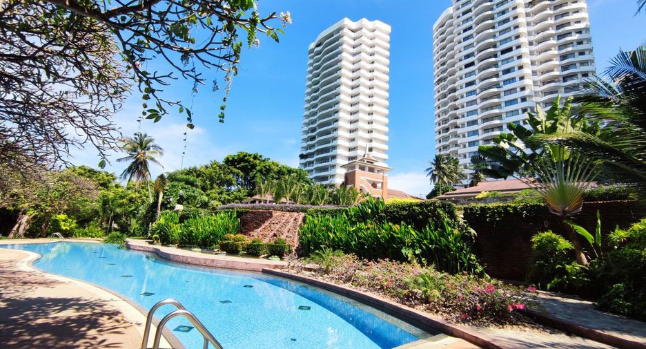 For rent 4 bedrooms condo in Pratumnak, Pattaya