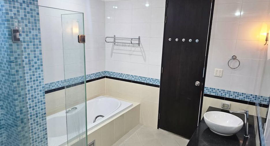 Wohnung zur Miete mit 2 Zimmer in Khlong Toei, Bangkok