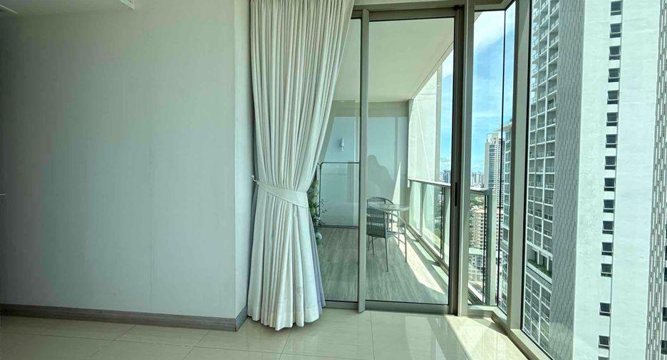 For rent 2 bedrooms condo in North Pattaya, Pattaya