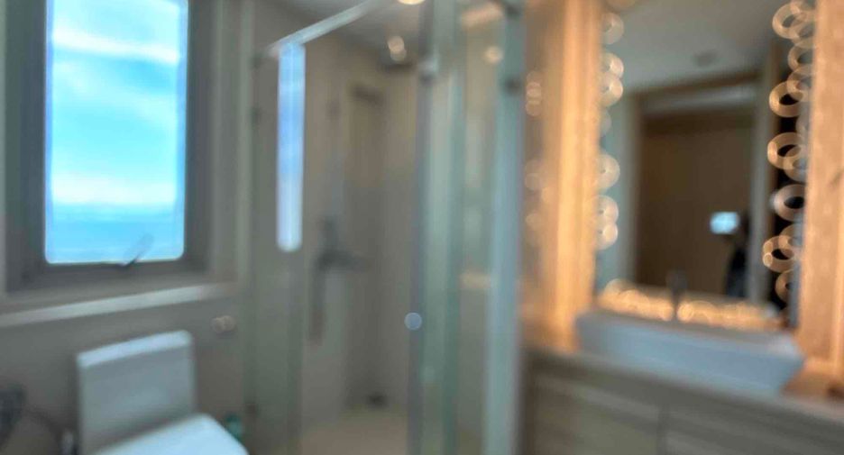 For rent 2 bedrooms condo in North Pattaya, Pattaya