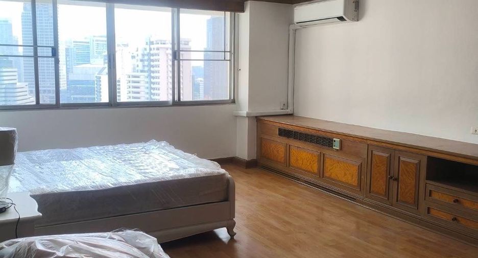 For rent 3 bedrooms condo in Watthana, Bangkok