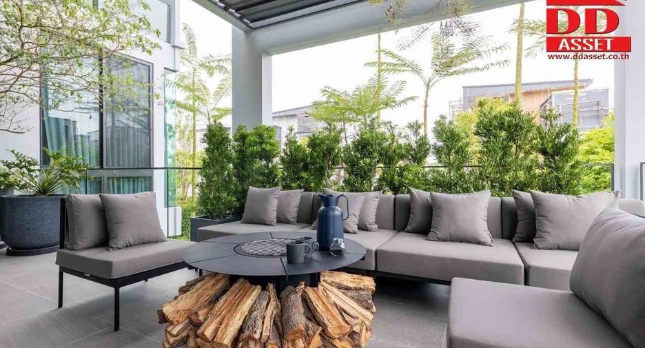 For rent and for sale 4 bedrooms townhouse in Saphan Sung, Bangkok
