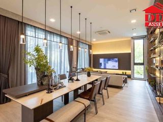 For rent and for sale 4 bedrooms townhouse in Saphan Sung, Bangkok