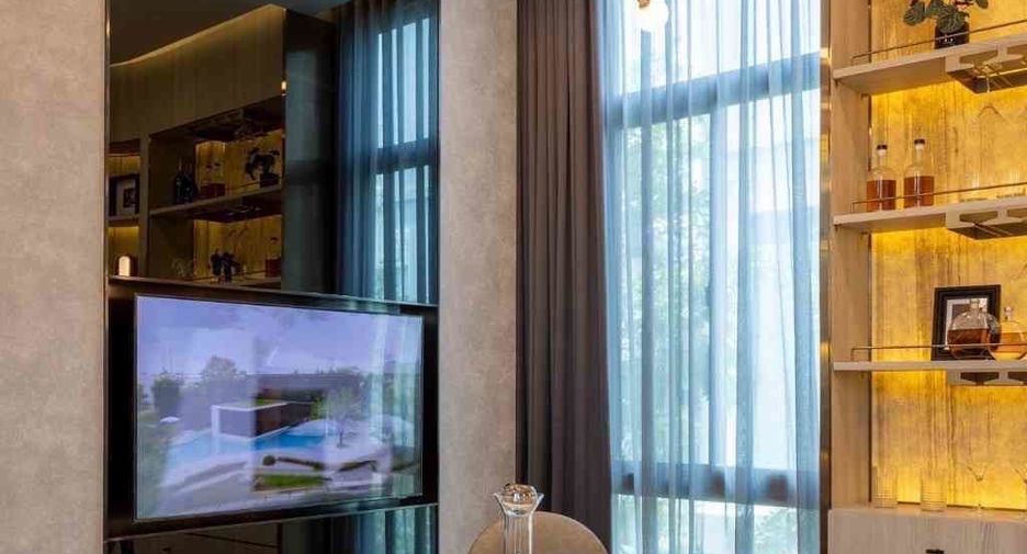 For rent and for sale 4 bedrooms townhouse in Saphan Sung, Bangkok