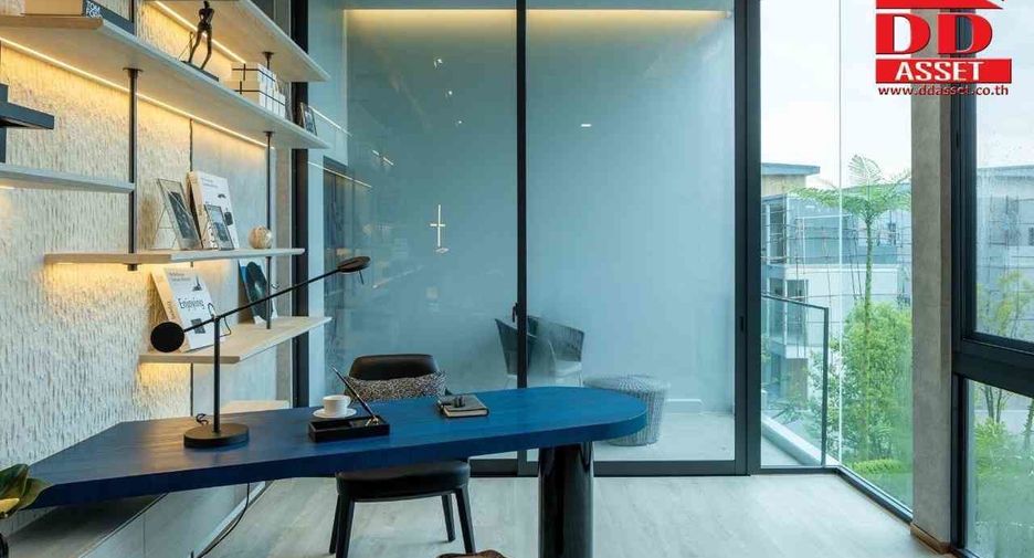For rent and for sale 4 bedrooms townhouse in Saphan Sung, Bangkok
