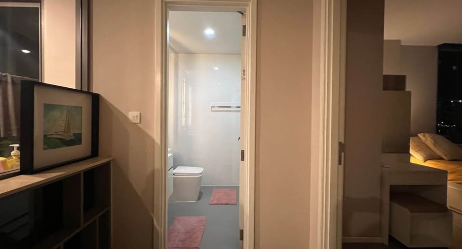 For rent 2 bedrooms condo in Khlong Toei, Bangkok