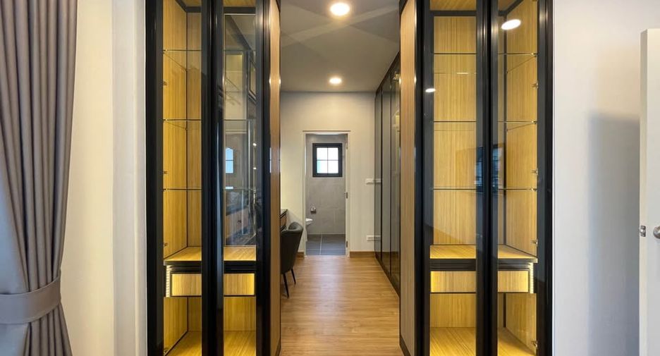 For rent 4 bedrooms house in Bang Phli, Samut Prakan