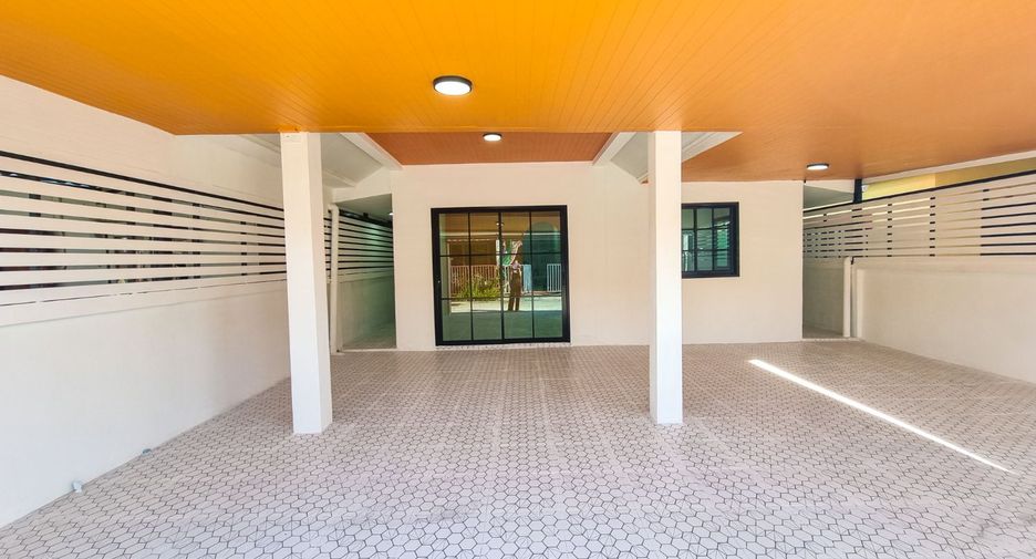 Casa en venta de 3 habitaciones en Si Racha, Chonburi