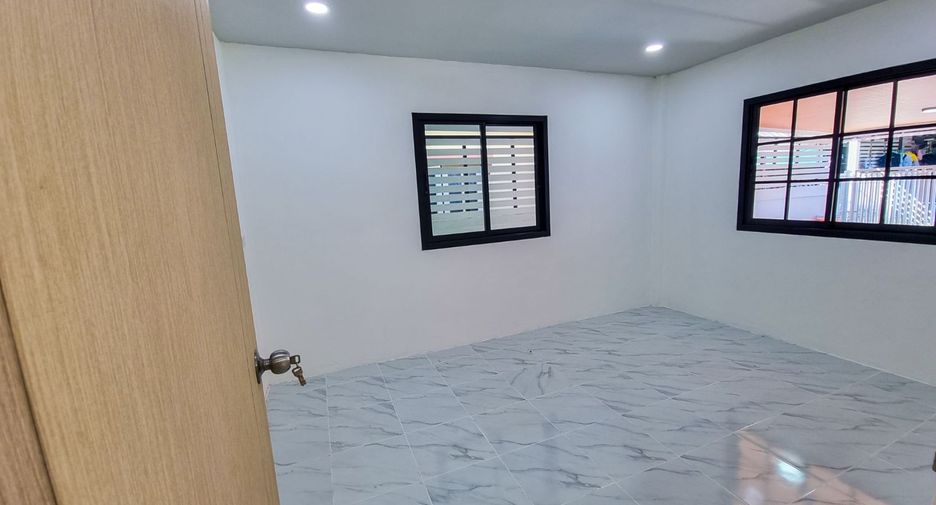 Casa en venta de 3 habitaciones en Si Racha, Chonburi