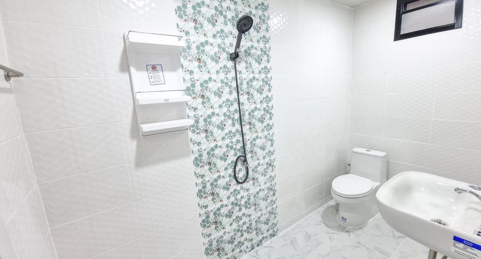 Casa en venta de 3 habitaciones en Si Racha, Chonburi
