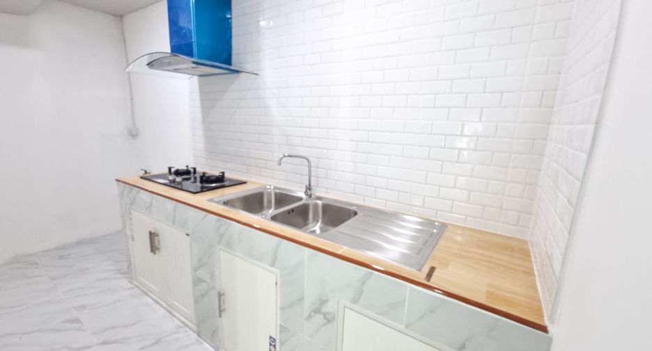 Casa en venta de 3 habitaciones en Si Racha, Chonburi