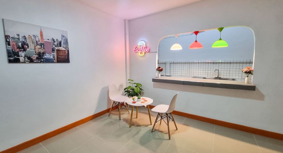 Casa adosada en venta de 3 habitaciones en Mueang Chon Buri, Chonburi