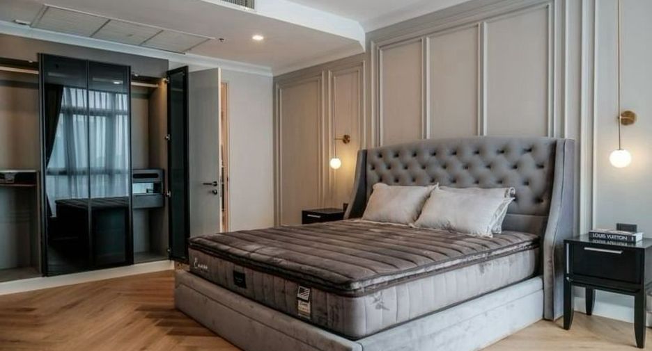 For rent 3 bedrooms condo in Khlong Toei, Bangkok