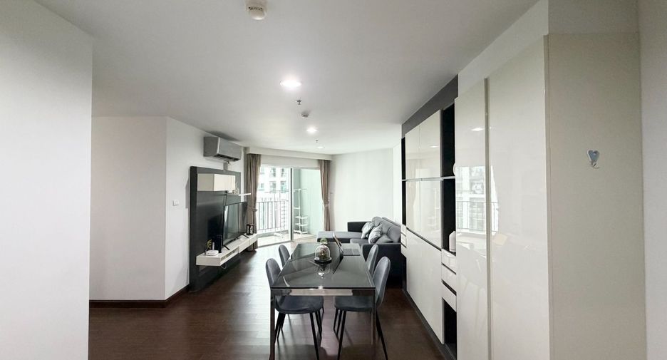 À louer 2 chambres condo à Huai Khwang, Bangkok