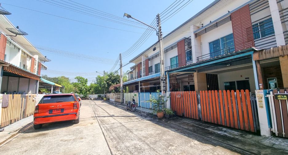 Reihenhaus zum Kauf mit 2 Zimmer in Mueang Chon Buri, Chonburi