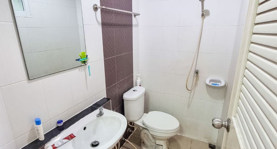 Reihenhaus zum Kauf mit 2 Zimmer in Mueang Chon Buri, Chonburi