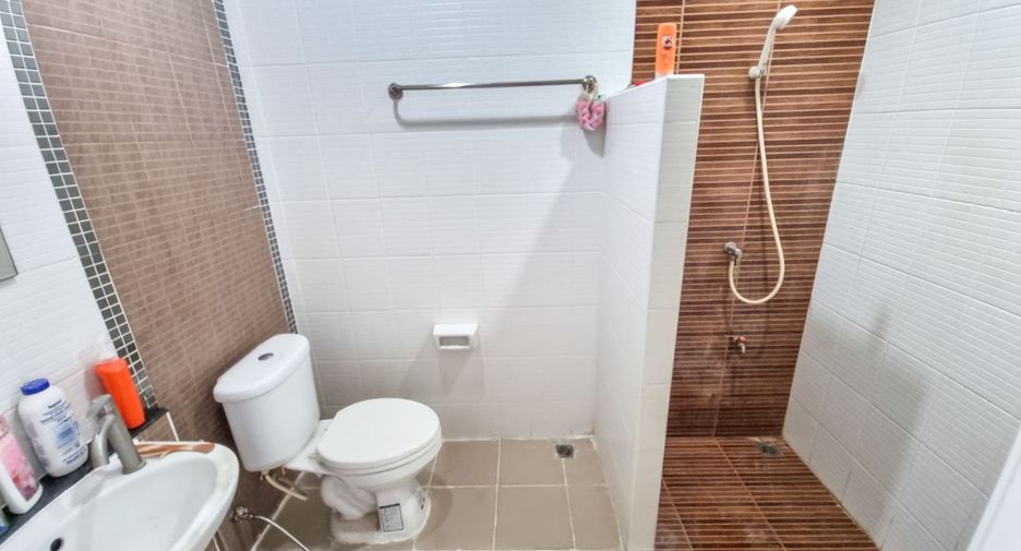 Reihenhaus zum Kauf mit 2 Zimmer in Mueang Chon Buri, Chonburi