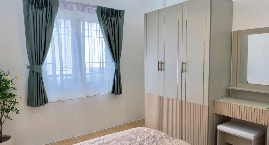 À vendre 3 chambres maison de ville à East Pattaya, Pattaya