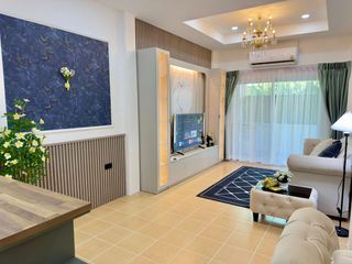 Casa adosada en venta de 3 habitaciones en Bang Lamung, Chonburi