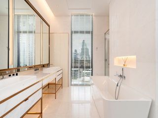 For sale 3 bedrooms condo in Pathum Wan, Bangkok