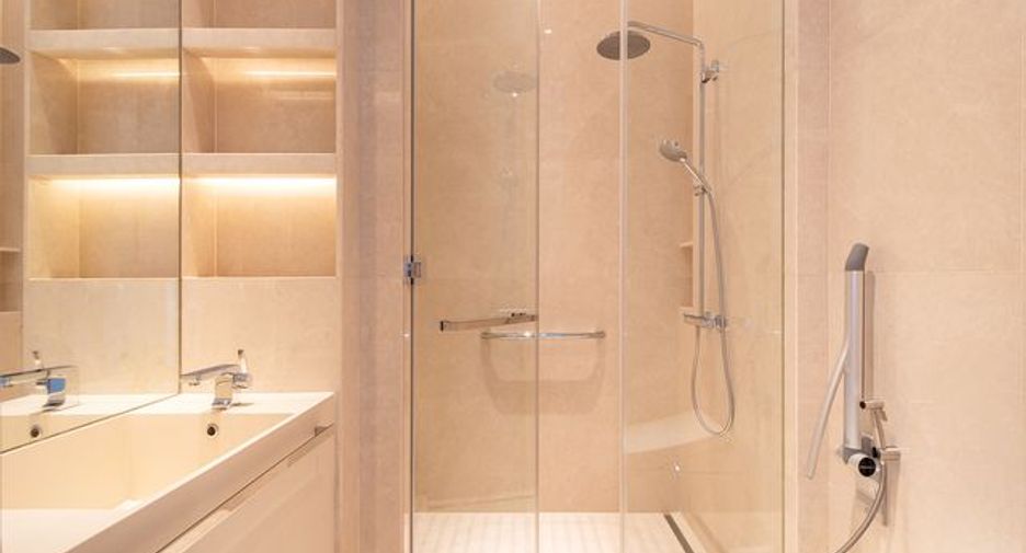 For sale 3 bedrooms condo in Pathum Wan, Bangkok