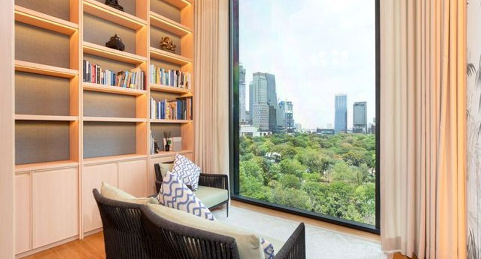 For sale 3 bedrooms condo in Pathum Wan, Bangkok