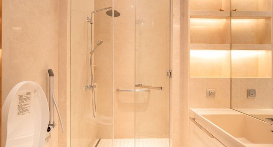 For sale 3 bedrooms condo in Pathum Wan, Bangkok