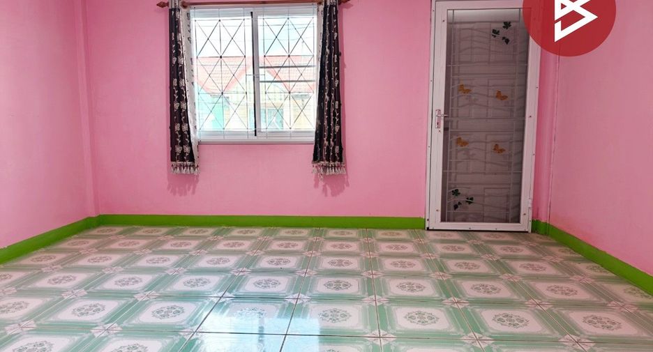 À vendre 2 chambres maison de ville à Plaeng Yao, Chachoengsao