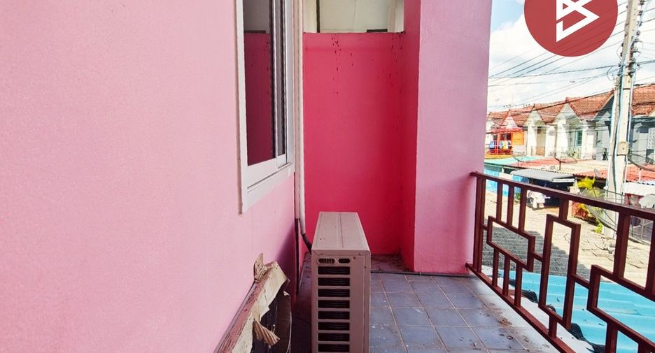 À vendre 2 chambres maison de ville à Plaeng Yao, Chachoengsao
