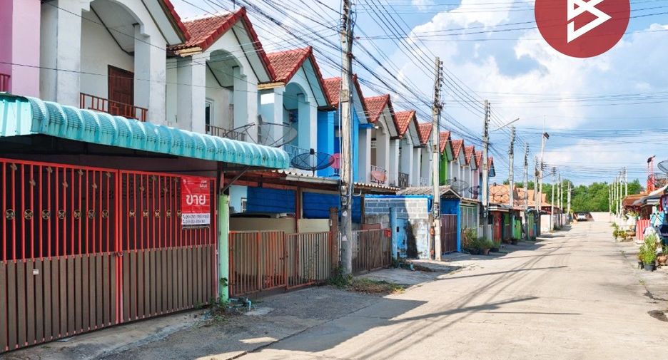 À vendre 2 chambres maison de ville à Plaeng Yao, Chachoengsao
