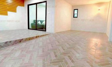 Casa adosada en venta de 3 habitaciones en Mueang Nonthaburi, Nonthaburi