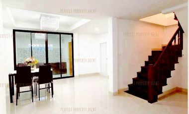 Casa adosada en venta de 3 habitaciones en Mueang Nonthaburi, Nonthaburi