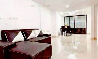 Casa adosada en venta de 3 habitaciones en Mueang Nonthaburi, Nonthaburi