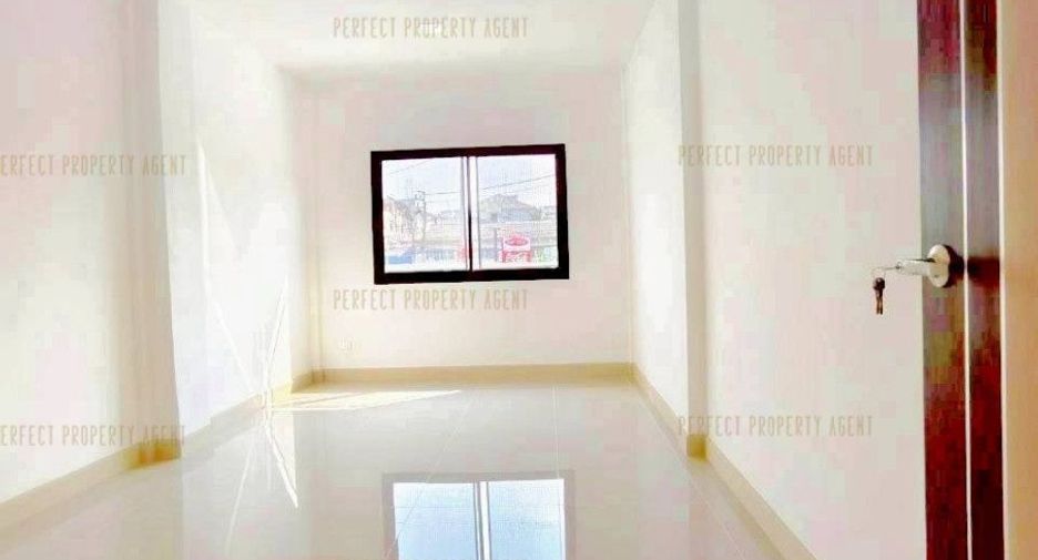For sale 3 bedrooms townhouse in Mueang Nonthaburi, Nonthaburi