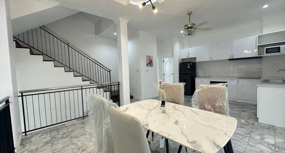 À vendre 4 chambres maison à Sattahip, Chonburi