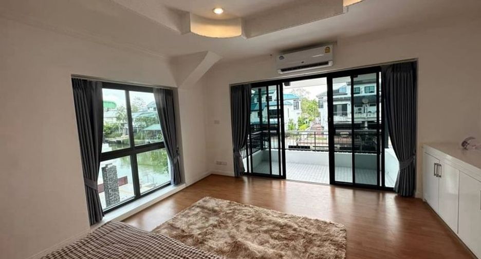 À vendre 4 chambres maison à Sattahip, Chonburi