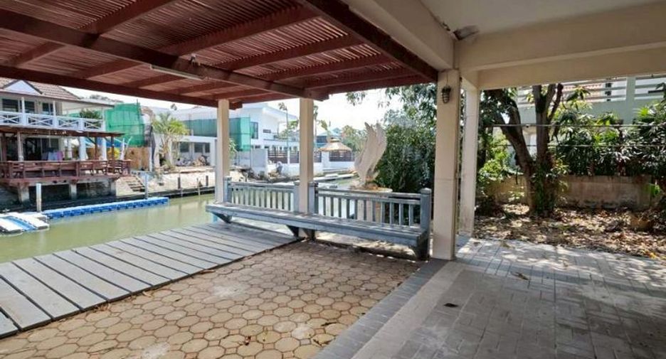For sale 3 bedrooms house in Sattahip, Chonburi