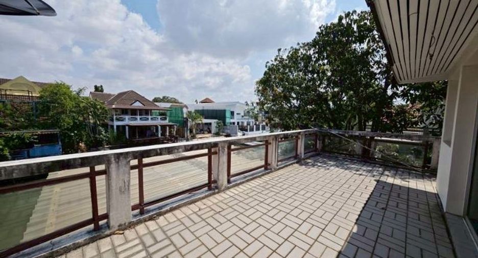 For sale 3 bedrooms house in Sattahip, Chonburi