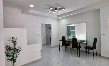 Casa adosada en venta de 3 habitaciones en Bang Bua Thong, Nonthaburi