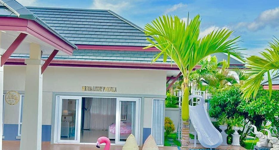 Villa en alquiler y en venta de 4 habitaciones en Huay Yai, Pattaya