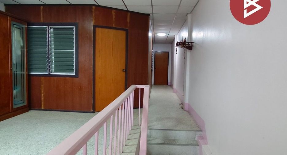 Casa adosada en venta de 3 habitaciones en Mueang Nakhon Si Thammarat, Nakhon Si Thammarat