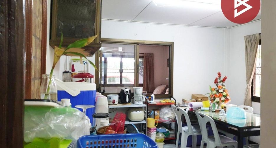 Haus zum Kauf mit 5 Zimmer in Huai Khwang, Bangkok