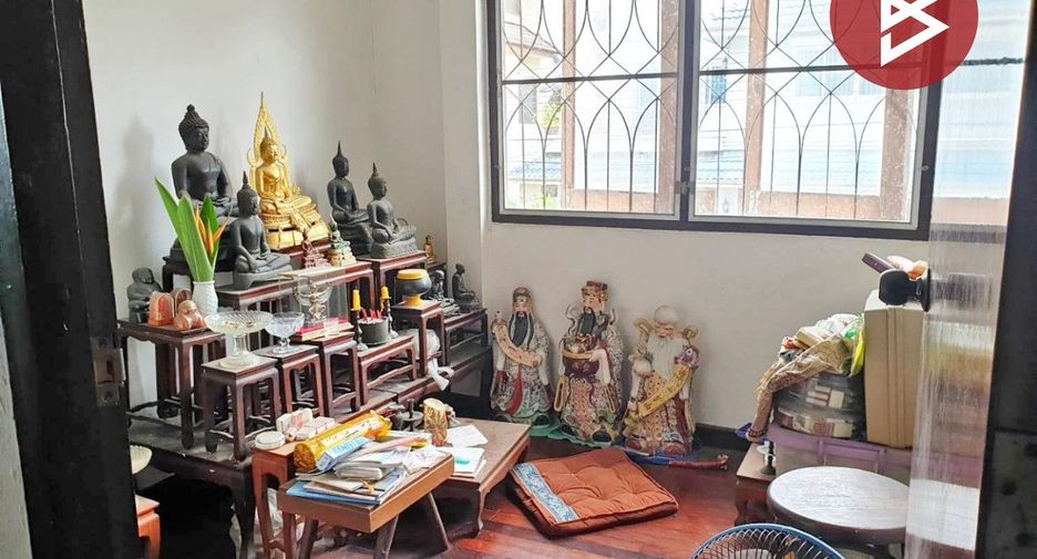 Haus zum Kauf mit 5 Zimmer in Huai Khwang, Bangkok