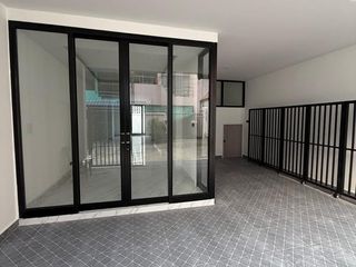 出售 4 卧室 联排别墅 在 Bang Lamung, Chon Buri