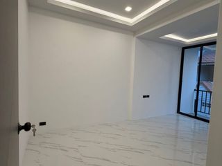 出售 4 卧室 联排别墅 在 Bang Lamung, Chon Buri